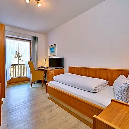 أنتونيا 3*